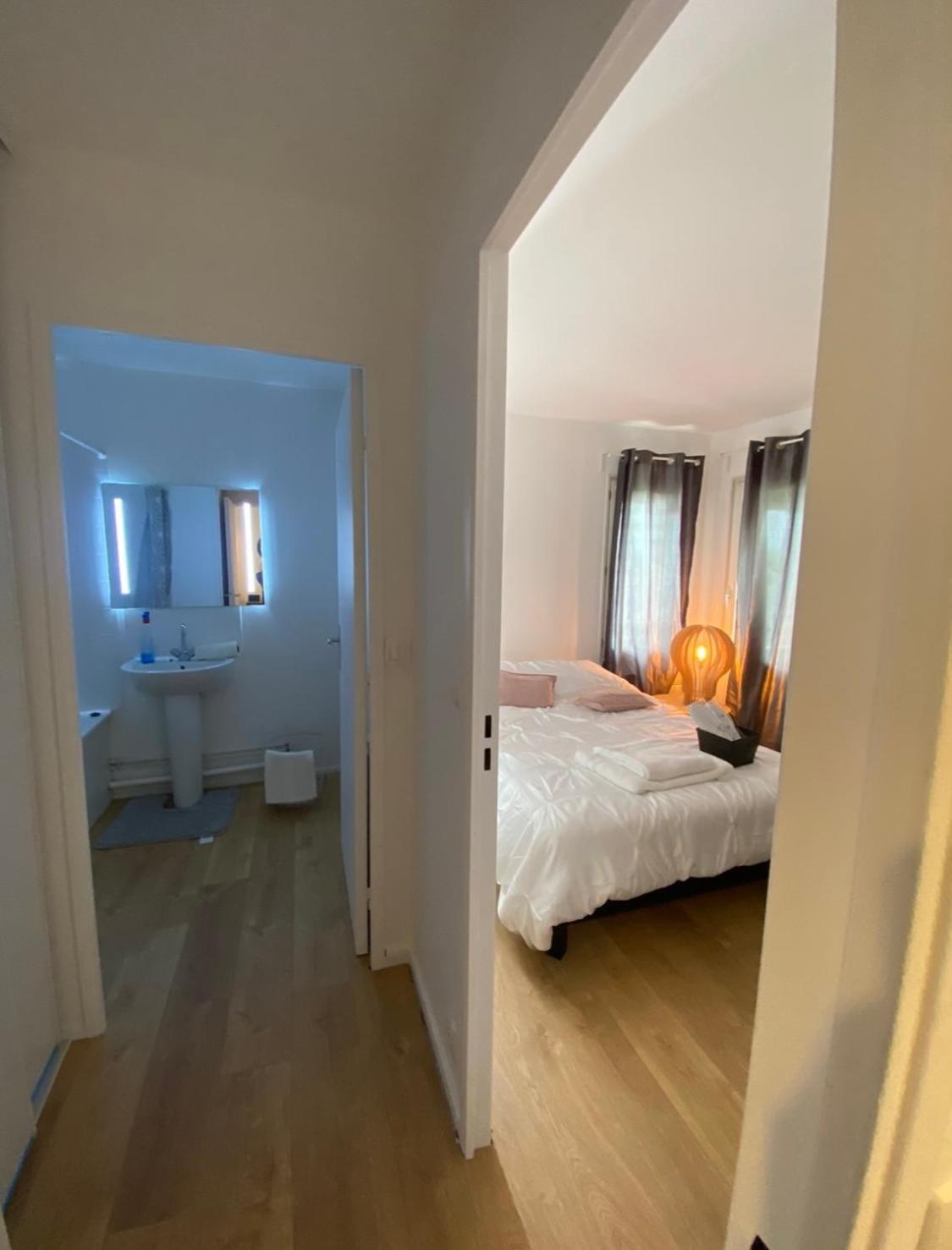 Appartement 59M2 Professionnel Ou Familial Saint Quentin En Yvelines Montigny-le-Bretonneux Buitenkant foto